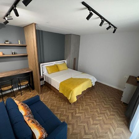 Florent'S Superb Studio, Free Parking & Garden!! Tirana Eksteriør billede